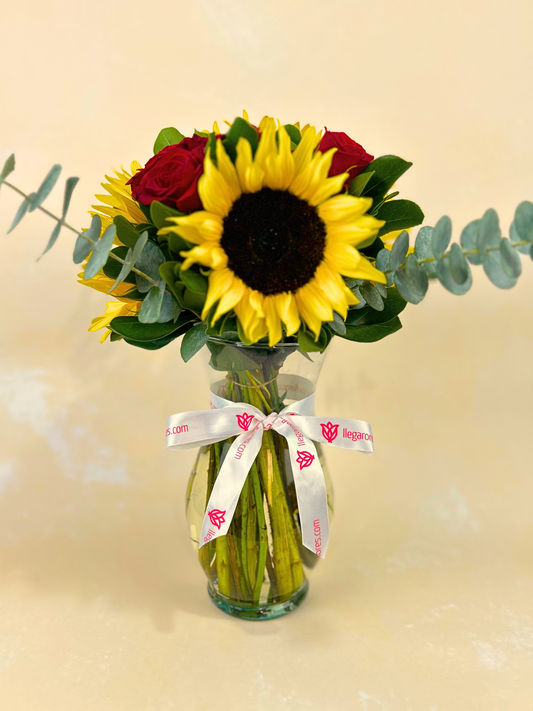 Arreglo de Girasoles con Rosa Roja