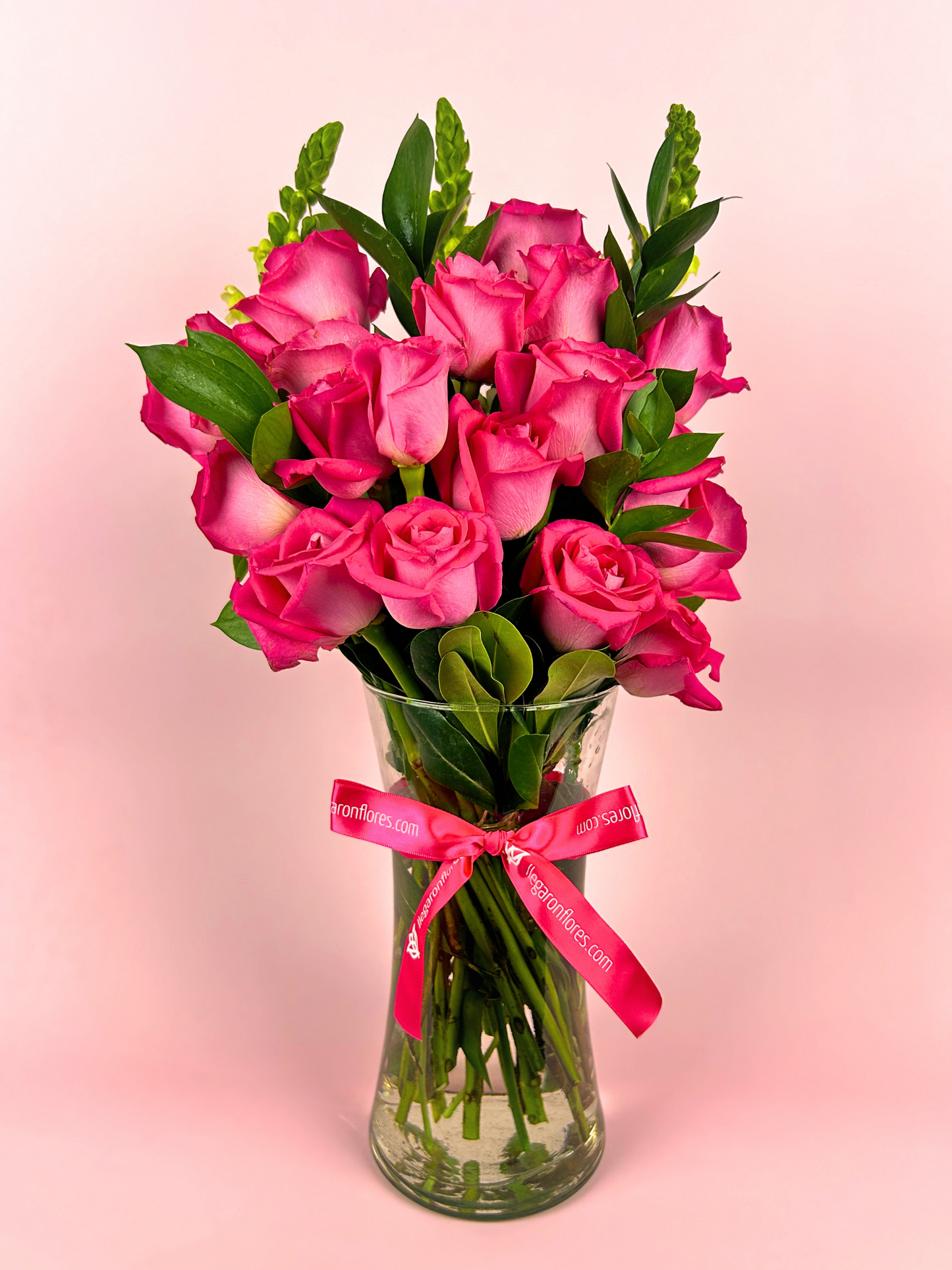 Arreglo de 12 rosas rosas