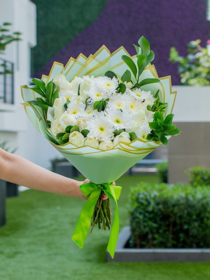 Ramo de Rosas Blancas con Margaritas